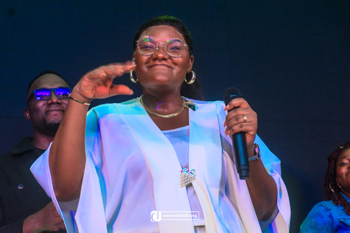 Berthe Ndjema transforms Douala into an altar of worship at the premiere of the “Resurrection” concert
